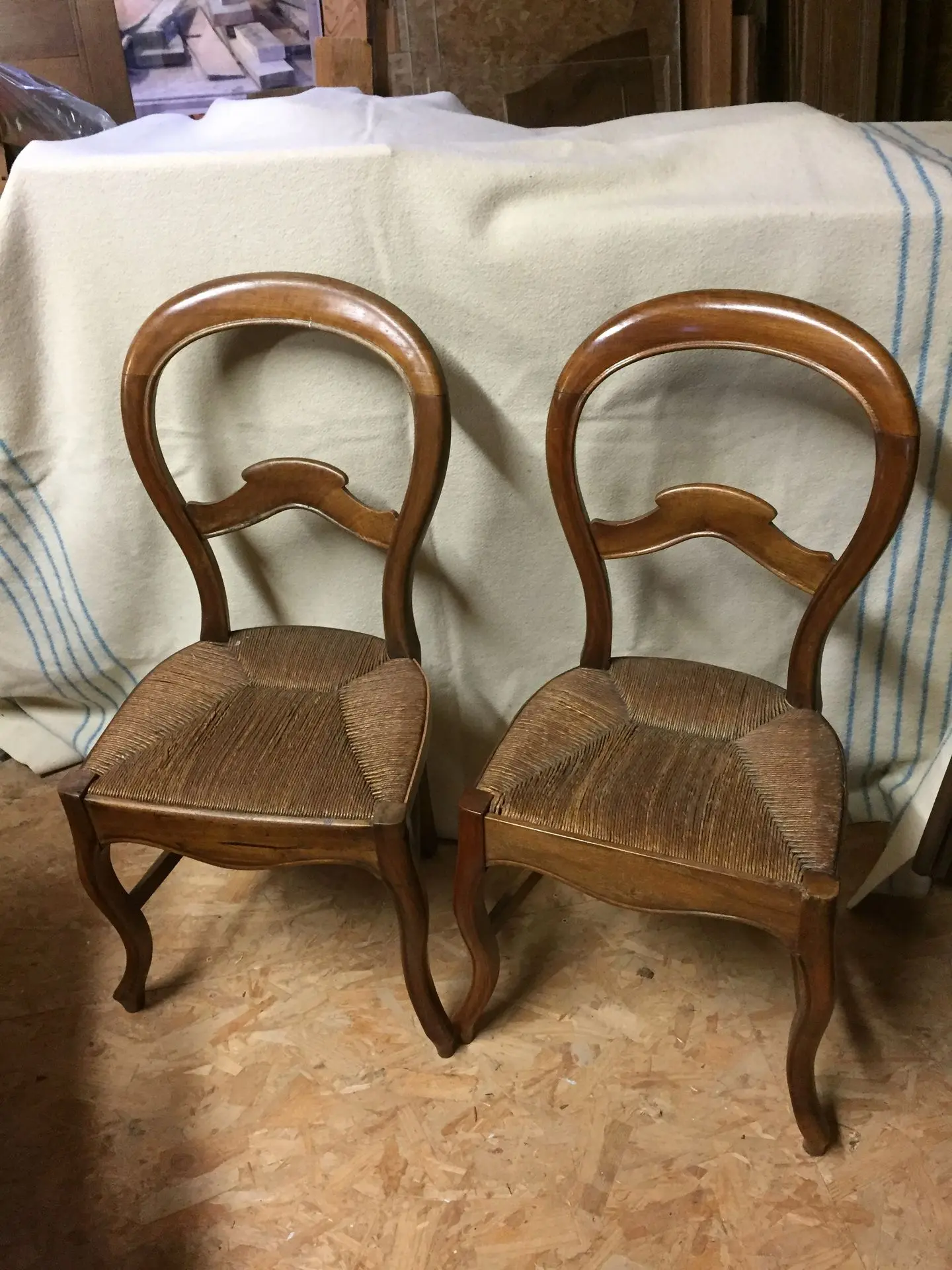 chaises paillées avant restauration