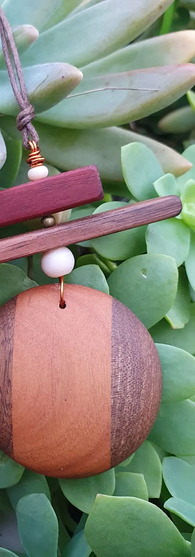 collier en bois, noyer, merisier, padouk