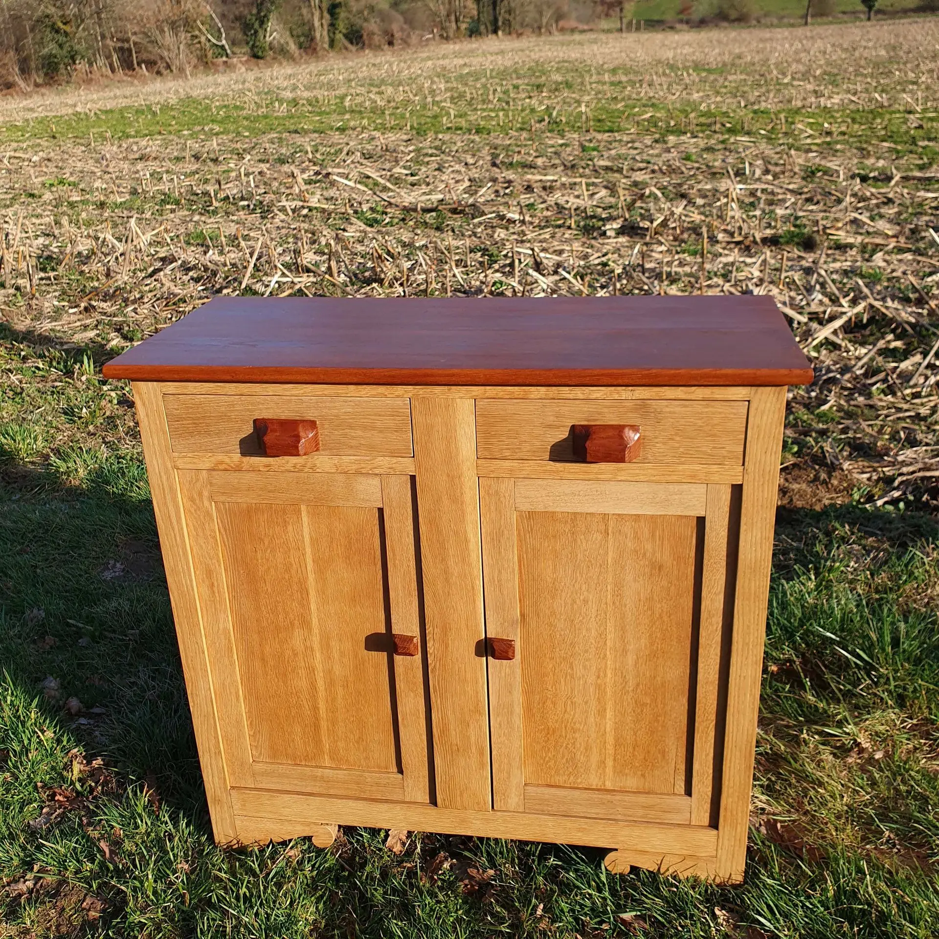 petit buffet en chêne révové