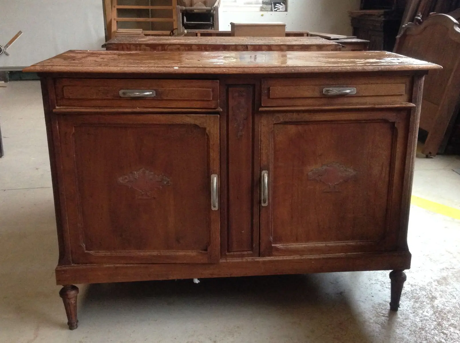 buffet en sapelli avant aérogommage