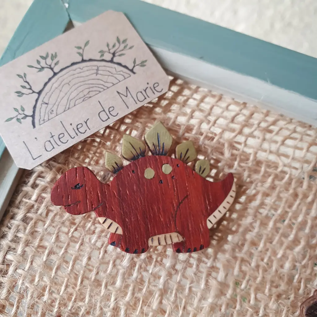 Broche marqueterie - dinosaure en padouk