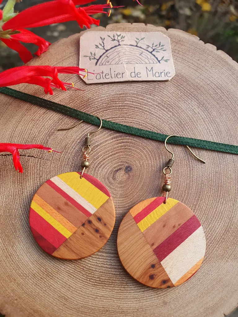Boucles d'oreilles en bois - Ronde aux couleurs automnales