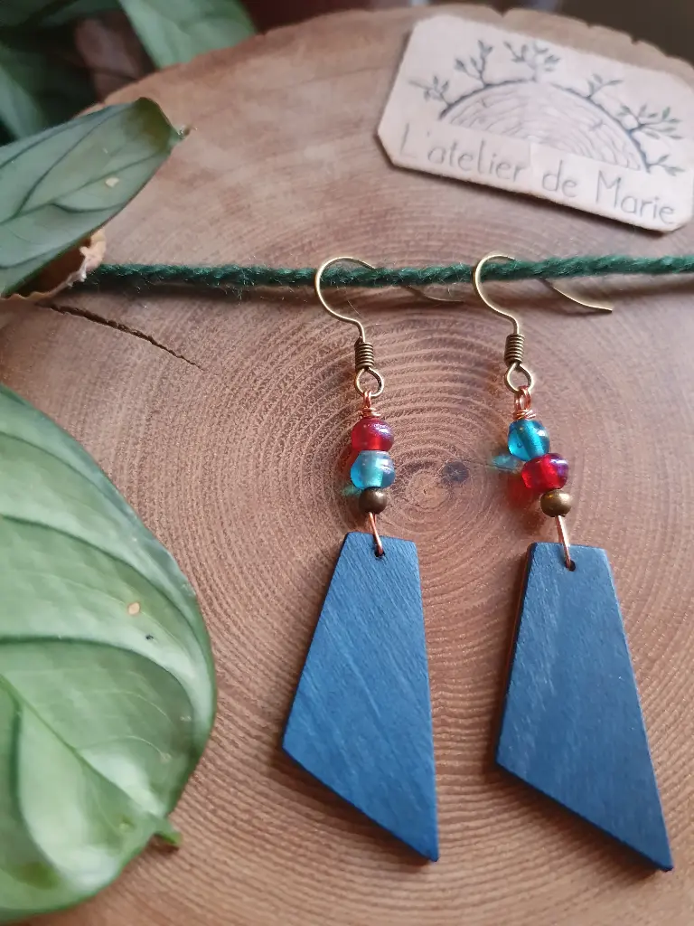 Boucles d'oreilles en bois - trapèze allongé bleu