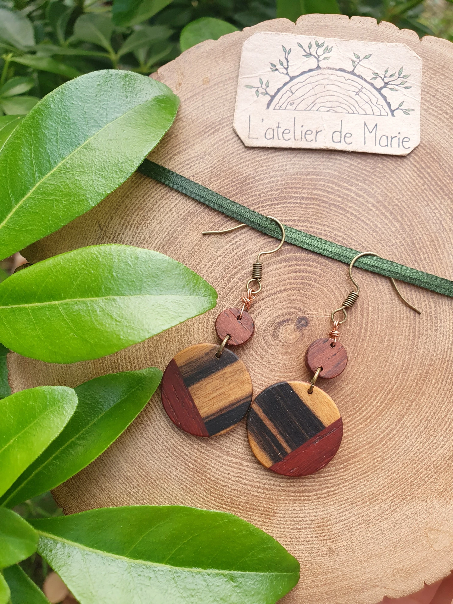 Boucles d'oreilles en bois - padouk, et ébène blanc