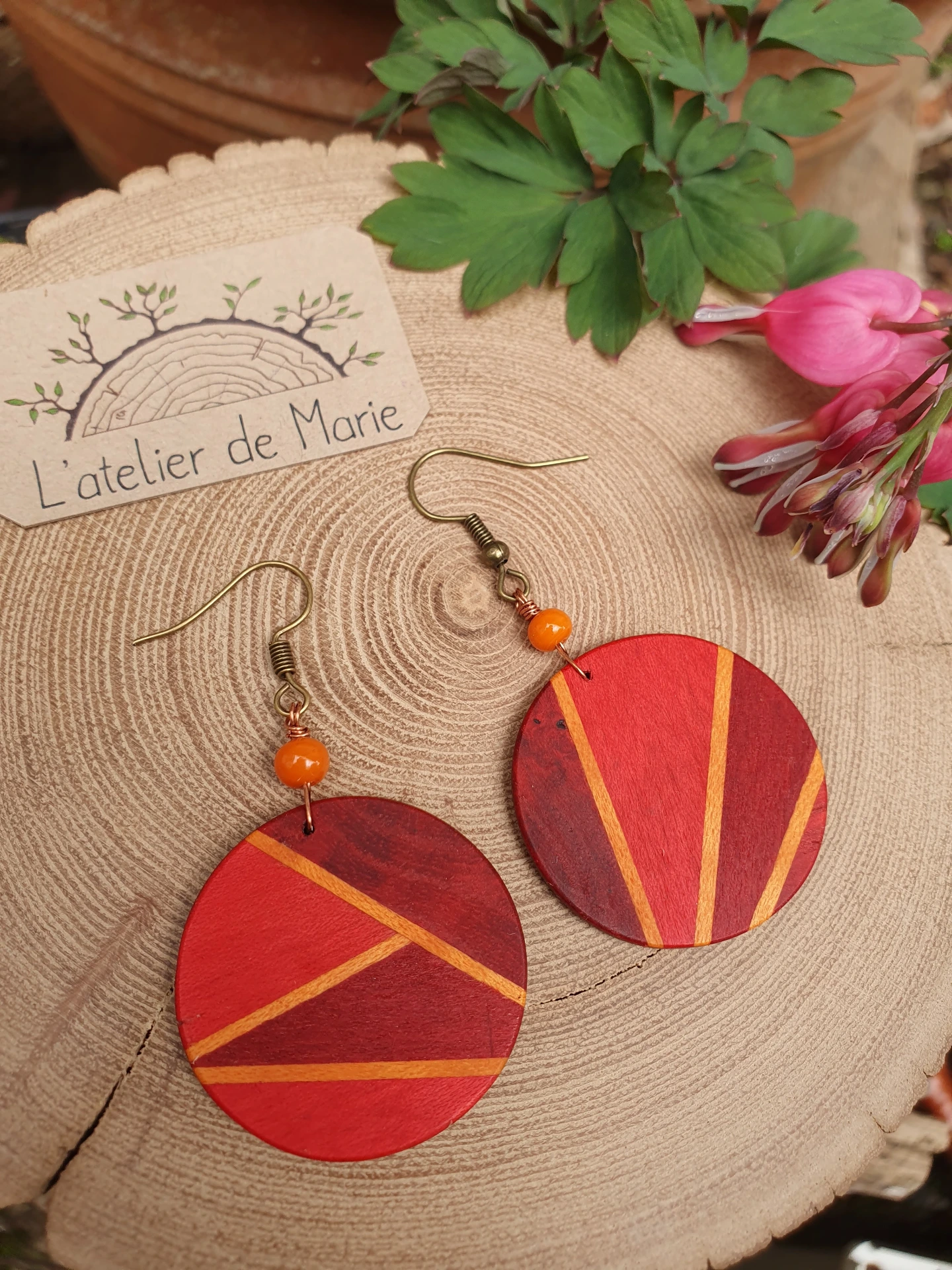 [BOM - 0099] Boucles d'oreilles ronde en bois - bois teinté rouge et filet orange