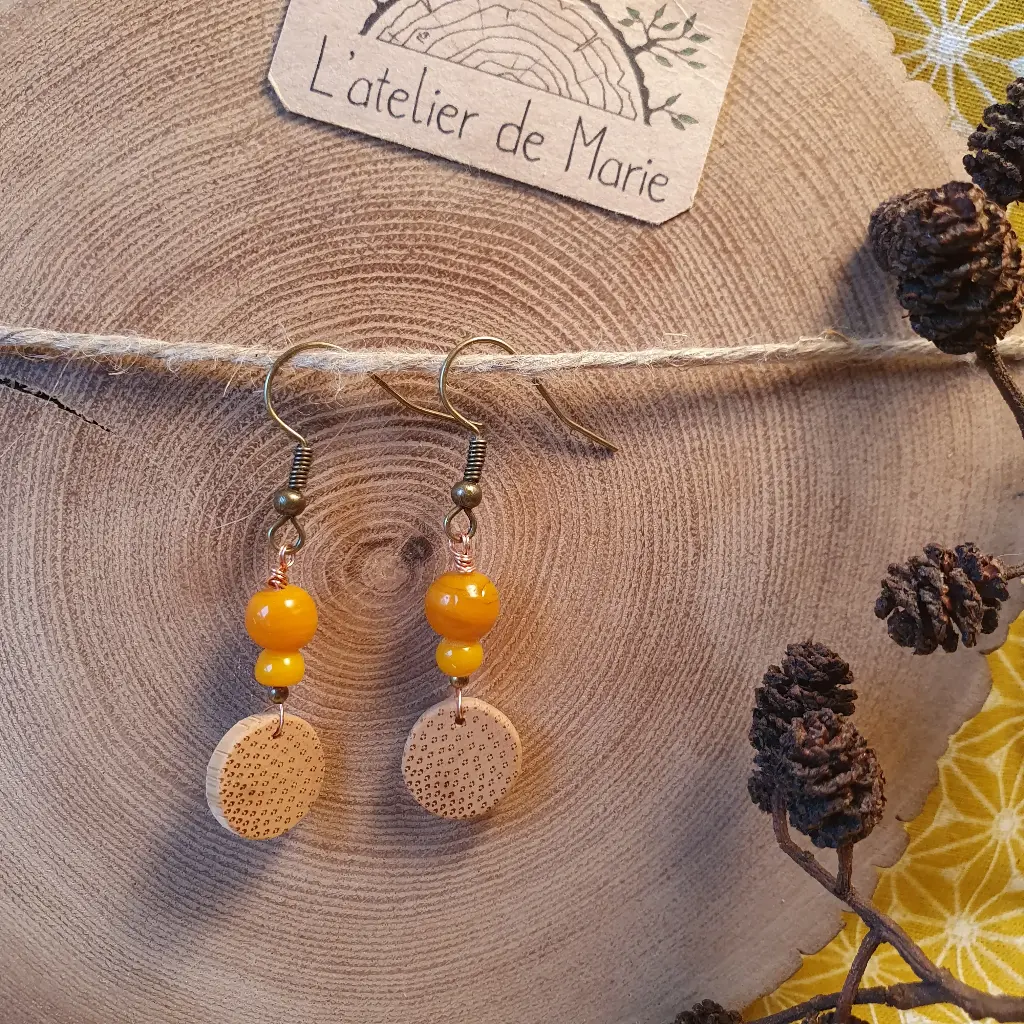 Boucles d'oreilles en bois - bambou et perles en verre orange /jaune