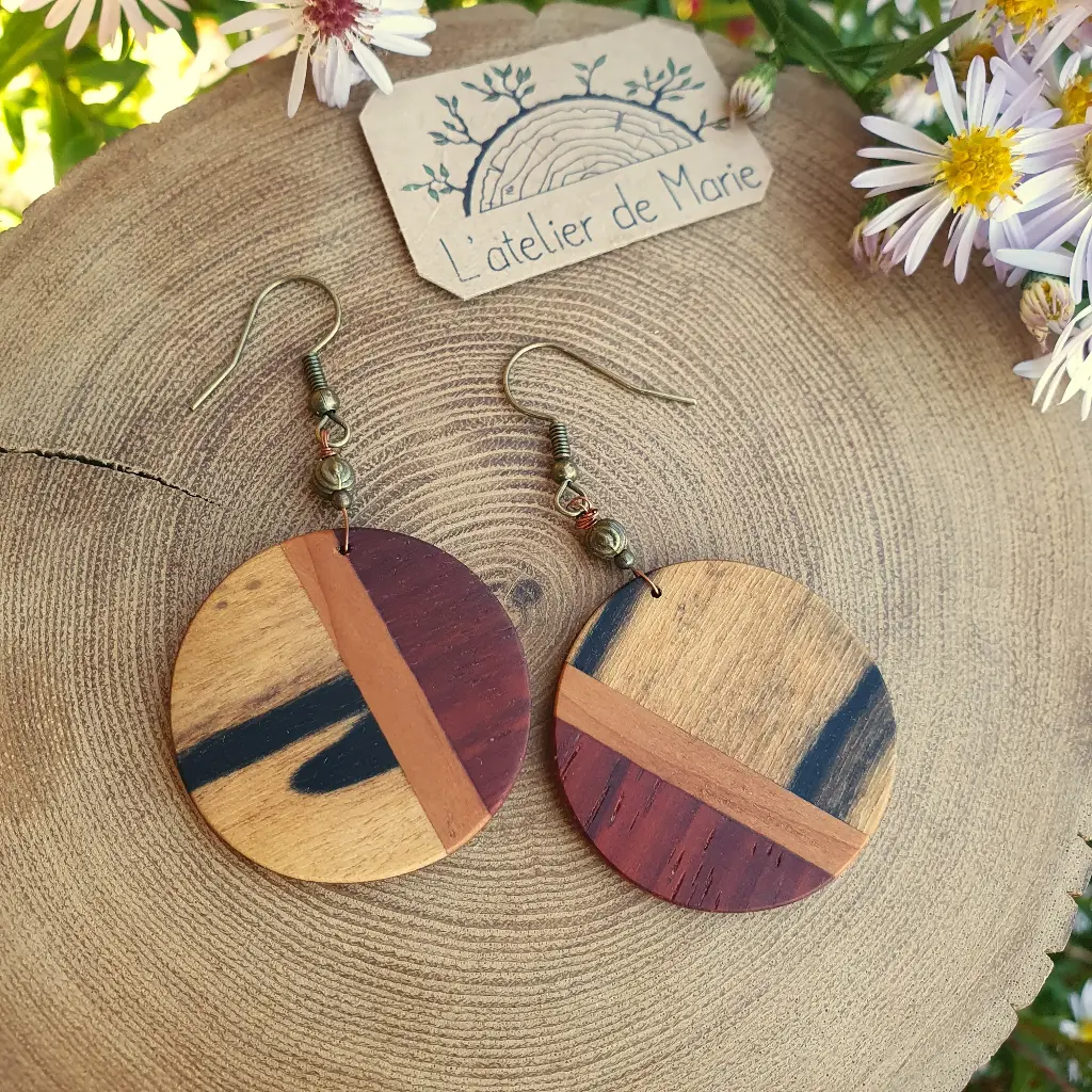 Boucles d'oreilles ronde en bois - marqueterie padouk, if et ébène blanc